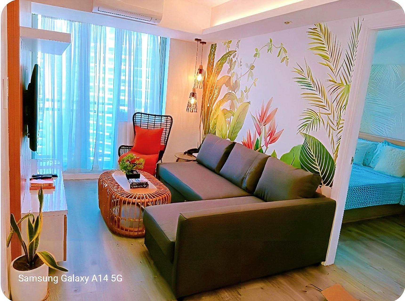 Holiday Escape Philippines Манила Экстерьер фото