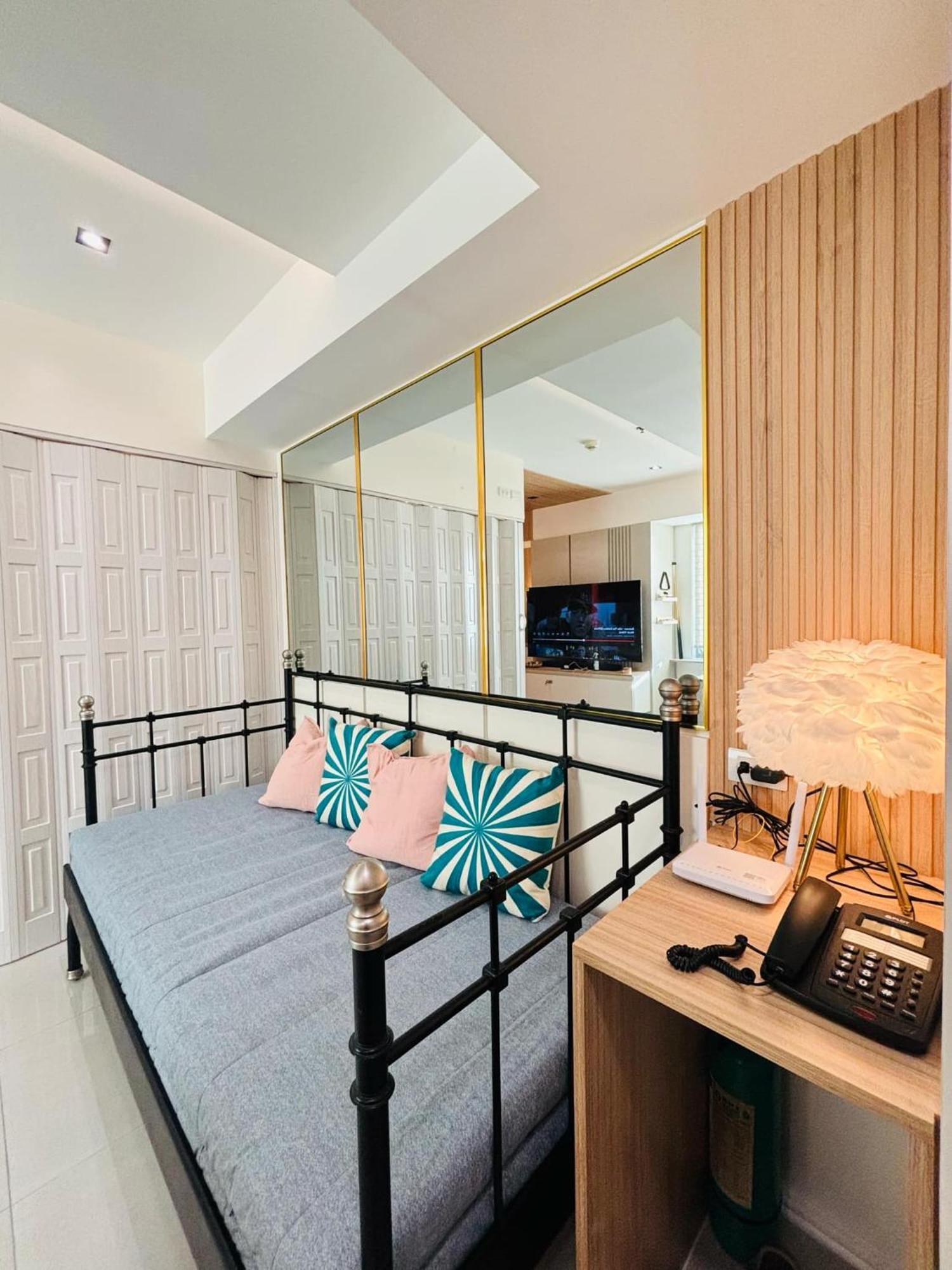 Holiday Escape Philippines Манила Экстерьер фото
