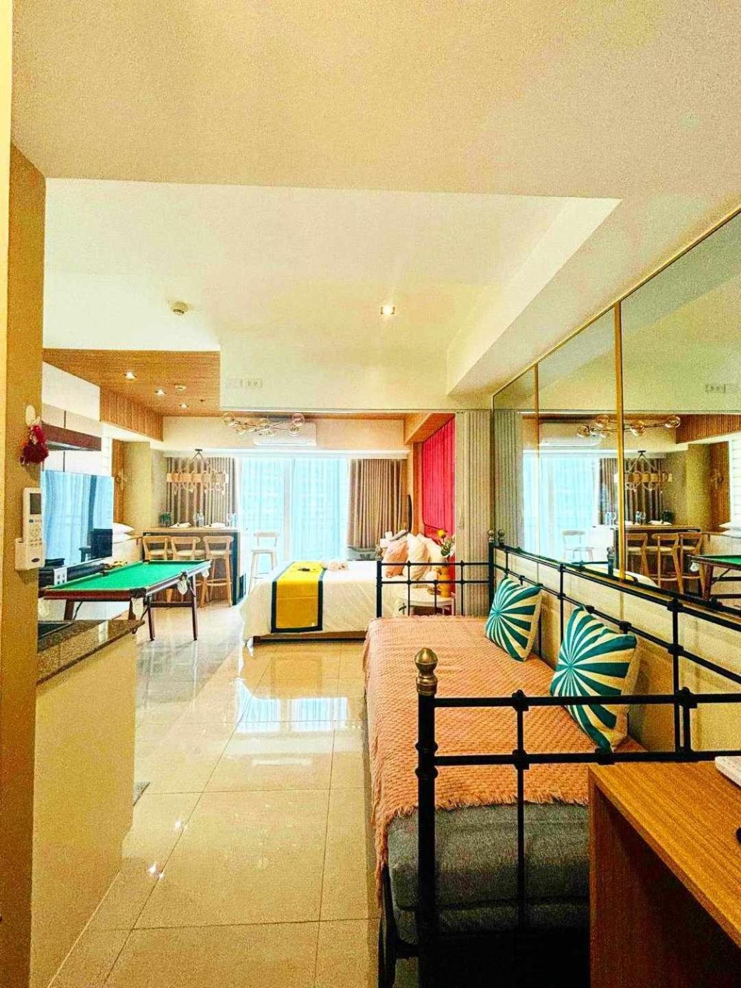 Holiday Escape Philippines Манила Экстерьер фото