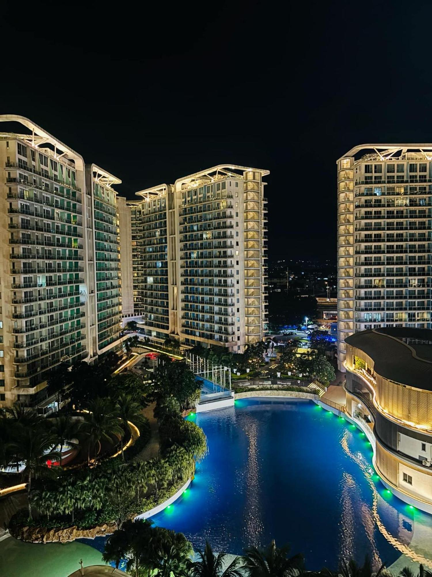 Holiday Escape Philippines Манила Экстерьер фото
